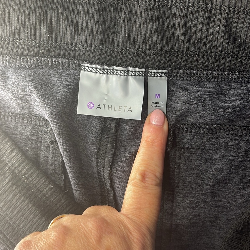 Athleta Womens M Flux Street Jogger Charcoal Grey Heather 4 pockets, ankle zip - Picture 4 of 7